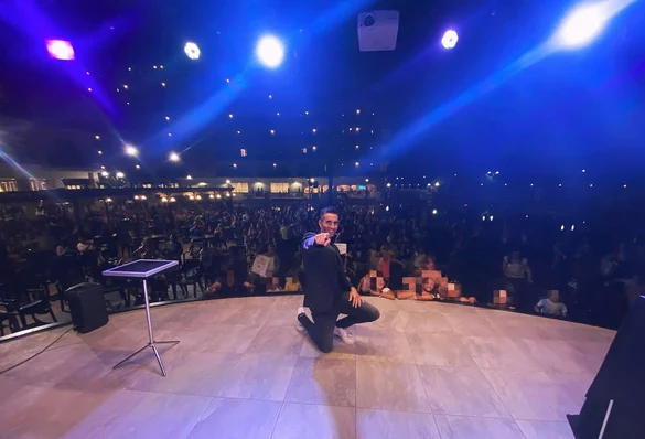 Raul Quintana actuando ante el público